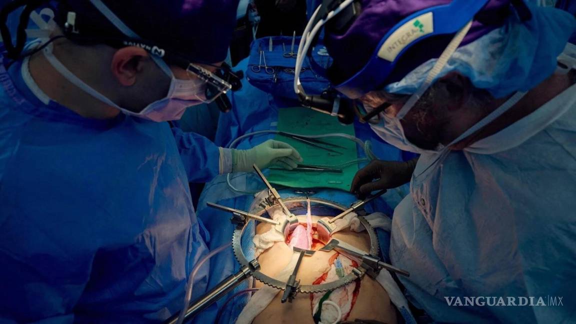 Recibe un hombre riñón de un cerdo modificado y ya puede volver a orinar en forma normal