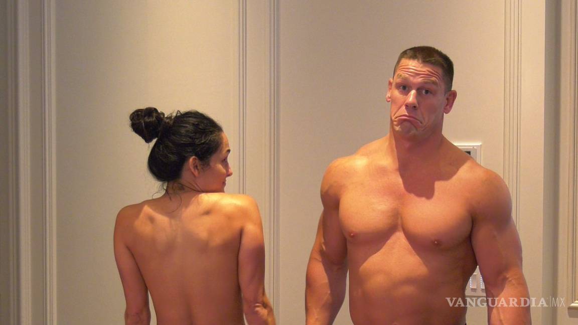 John Cena y su novia se desnudan