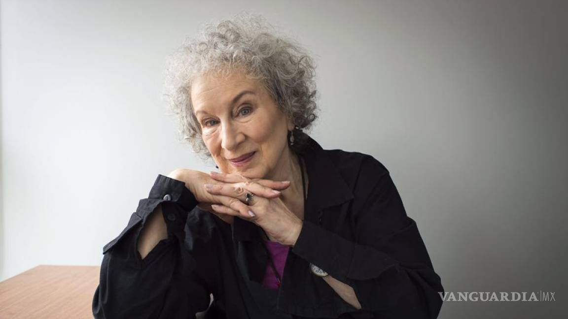 Apoya Margaret Atwood el aborto en Argentina