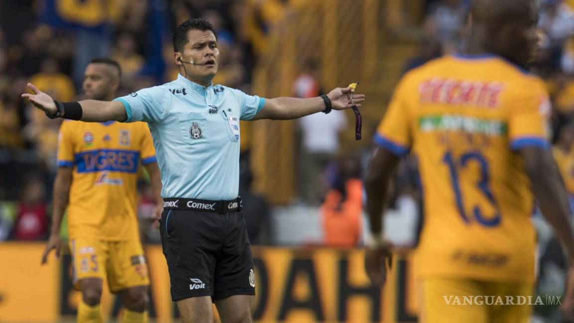 $!El VAR se estrena en el arranque de la Jornada 13 de la Liga MX pero, ¿cuáles serán las reglas para su uso?