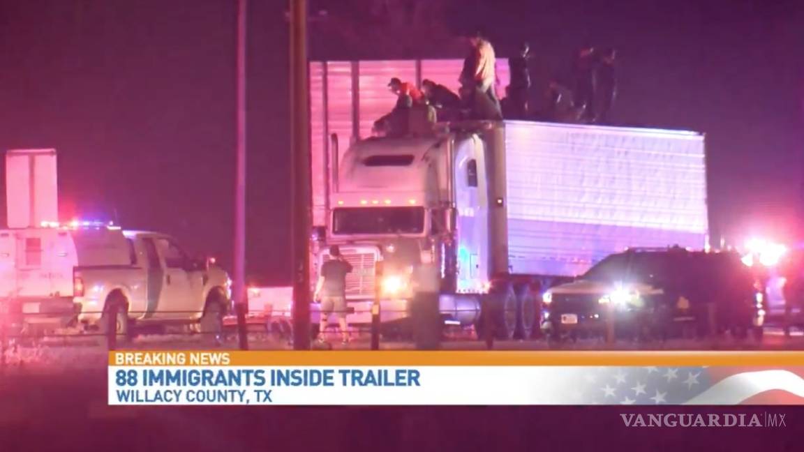 Policía de Texas encuentra a 88 inmigrantes indocumentados en un tráiler