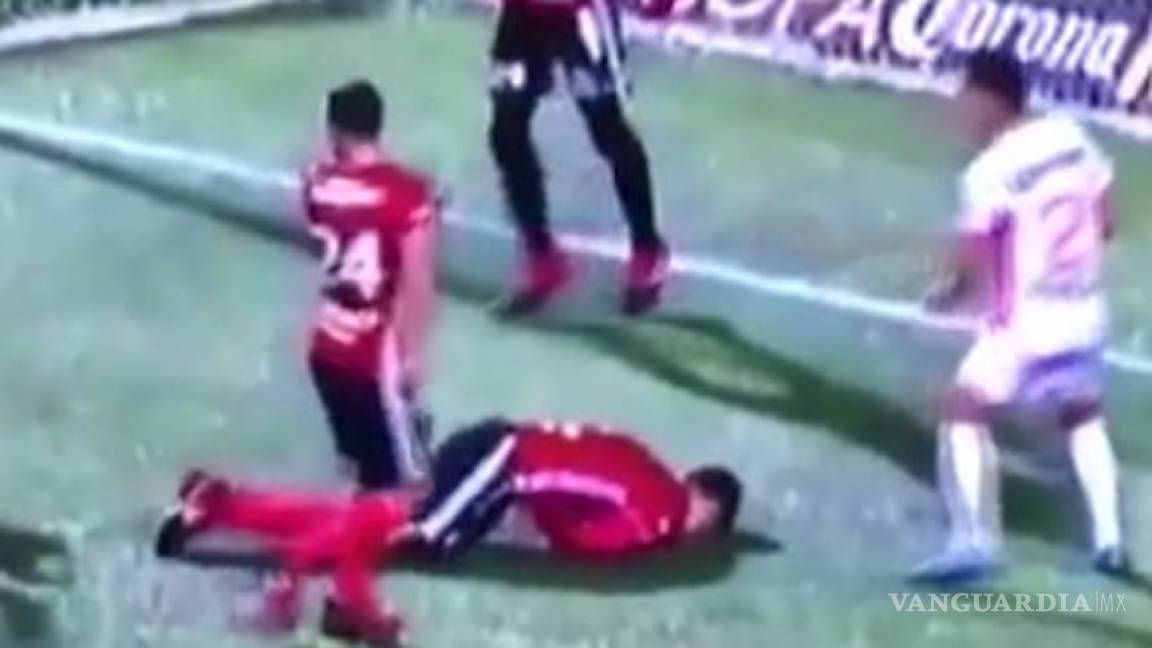 Jugador de Xolos se convulsiona tras un golpe en la Copa MX