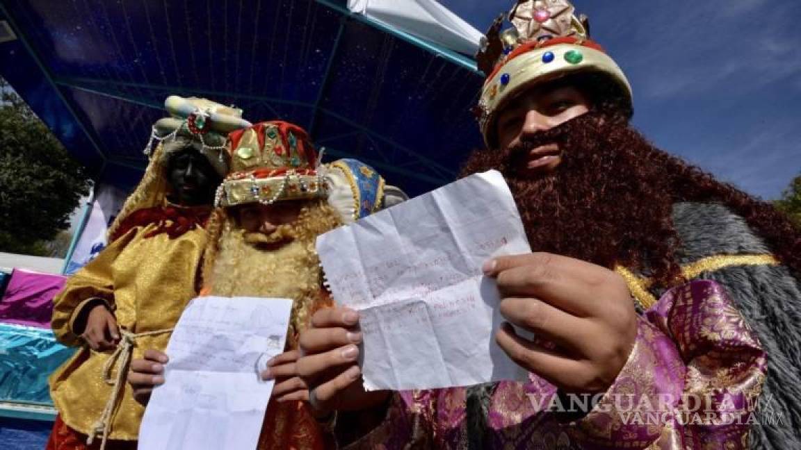Por 35 pesos, los Reyes Magos pueden ‘visitar’ a niños saltillenses