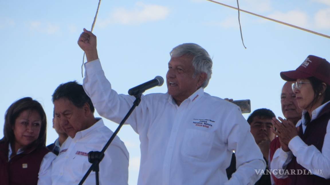 Obrador pide unión a empresarios para sacar adelante a México