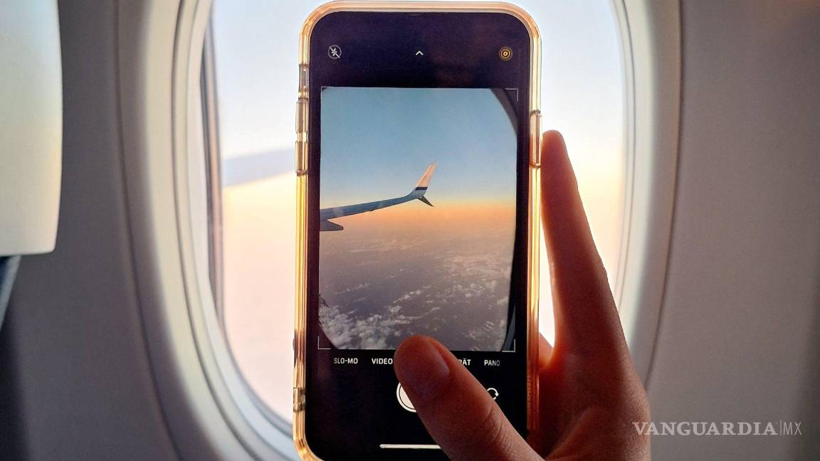 $!¿Qué es el modo avión y cómo activarlo en tu celular durante un vuelo?