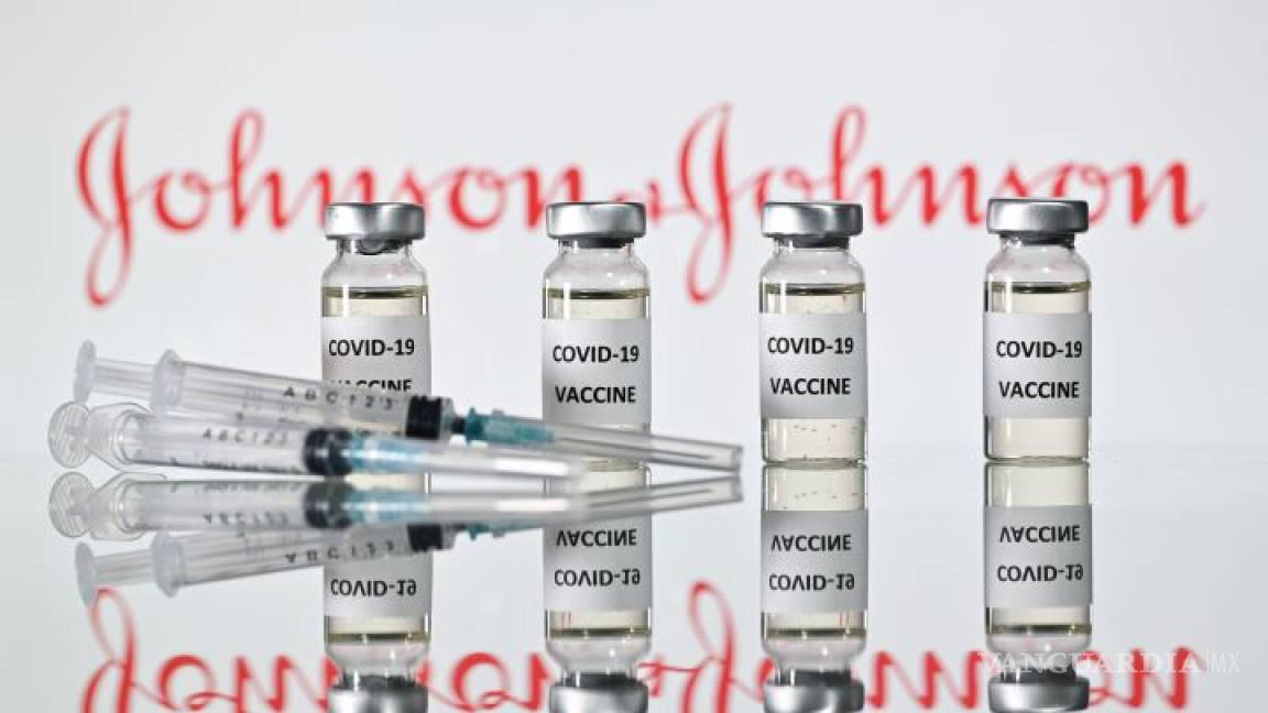 FDA pide suspender el uso de la vacuna Johnson &amp; Johnson por informes de coágulos sanguíneos