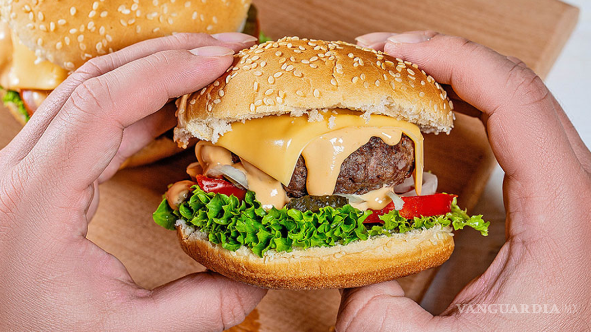 ¿De qué están hechas las carnes de hamburguesas?... Profeco nos dice cuáles son falsas y qué contienen