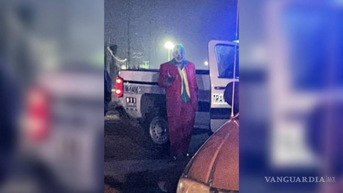 Chocan ‘Guasón’ y ‘Winnie Pooh’ contra taxi en cruce de Saltillo