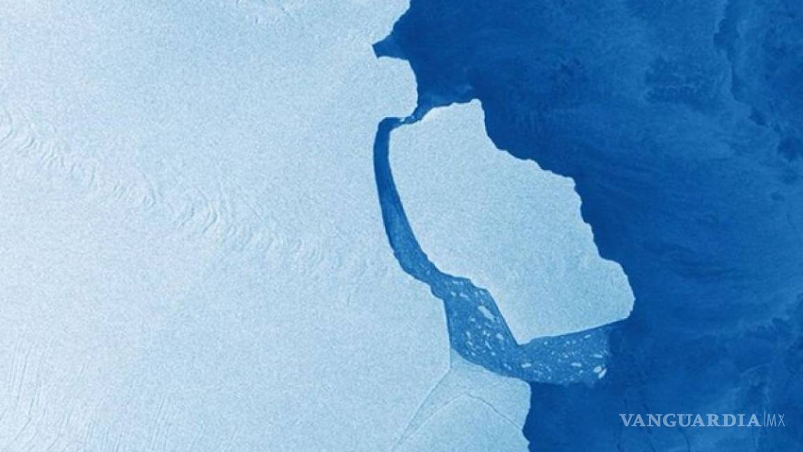 Se desprende otro iceberg de la plataforma de hielo Amery en la Antártida