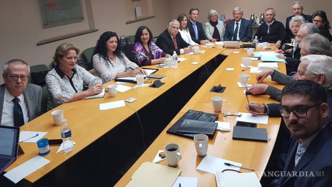 López Obrador pide a su gabinete austeridad y evitar burocratización
