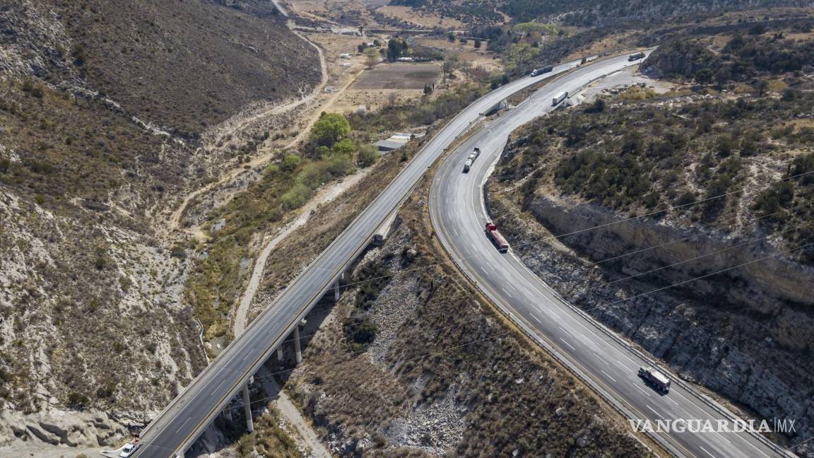 Gobierno de Arteaga solicita a la federación recursos para rectificación de carretera ‘Los Chorros’