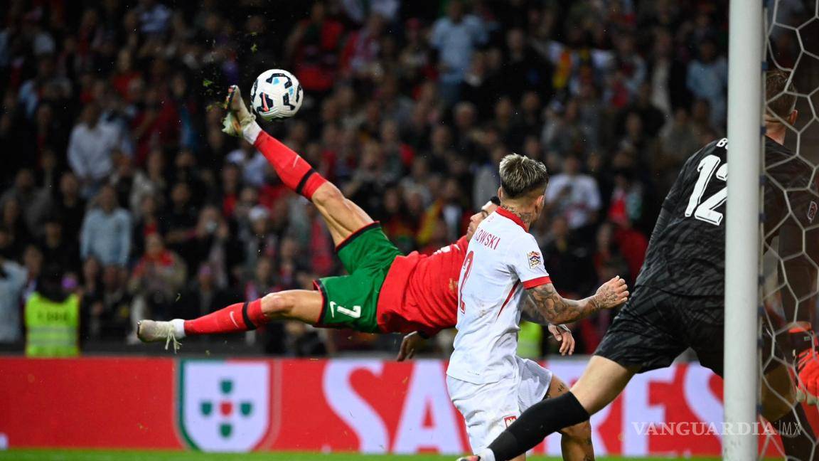 ¡Con chilena de Cristiano Ronaldo! Doblete del ‘Bicho’ y Portugal golea a Polonia