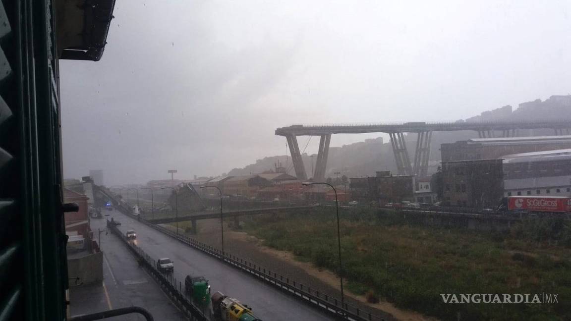 $!Se desploma un puente en Génova y varios vehículos caen al vacío (Fotogalería)