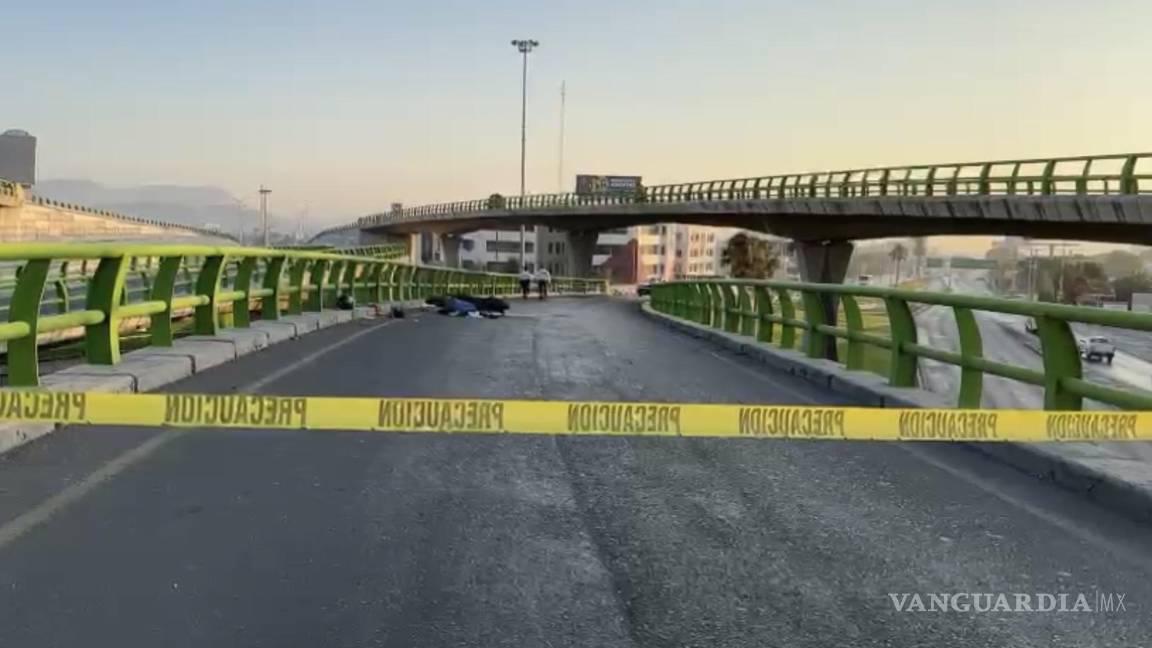 $!Un motociclista salió del bar donde departía con amigos a su muerte al subir al puente Venustiano Carranza.