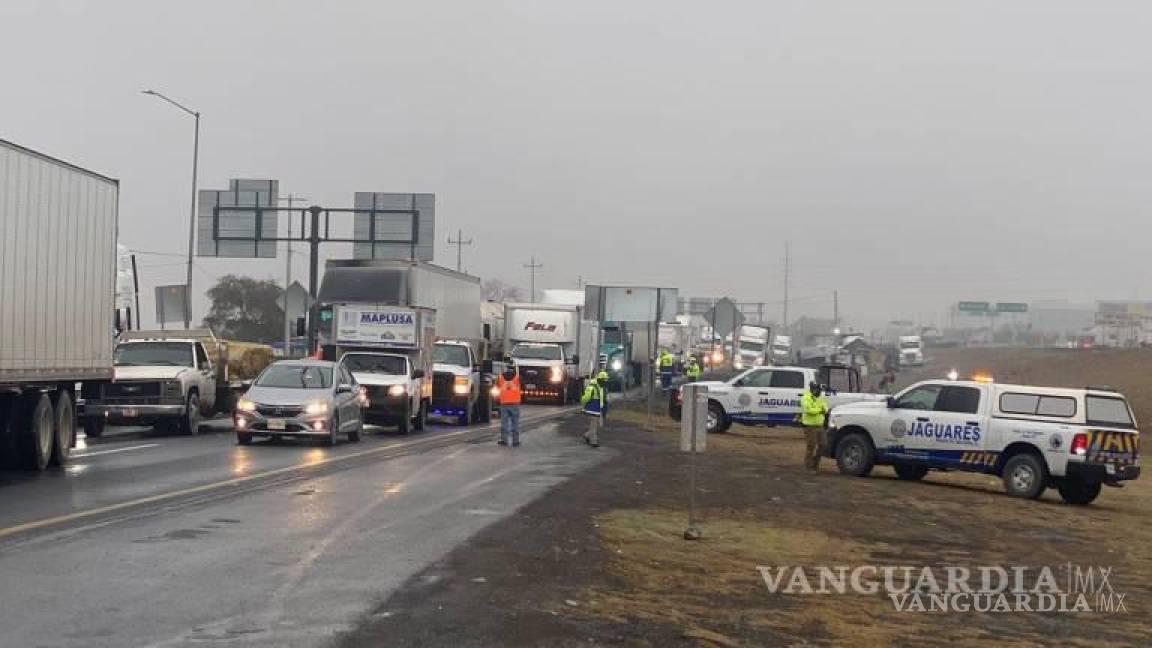 $!Las bajas temperaturas de febrero de 2022 provocaron el cierre temporal de la carretera Saltillo-Monterrey.