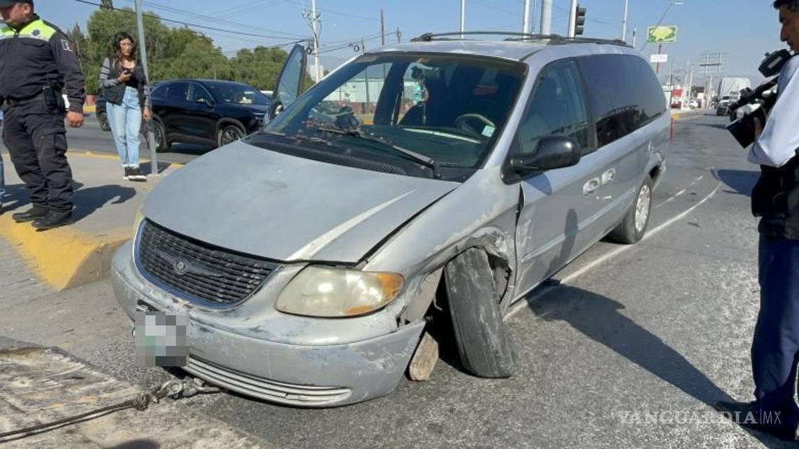 $!Afortunadamente, el accidente no dejó personas lesionadas, sólo daños materiales.