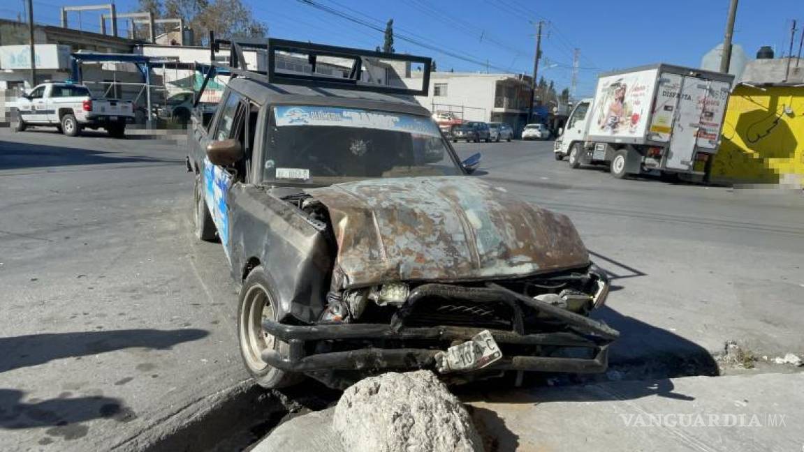 $!Afortunadamente, no hubo personas lesionadas tras el choque en la colonia Bellavista.