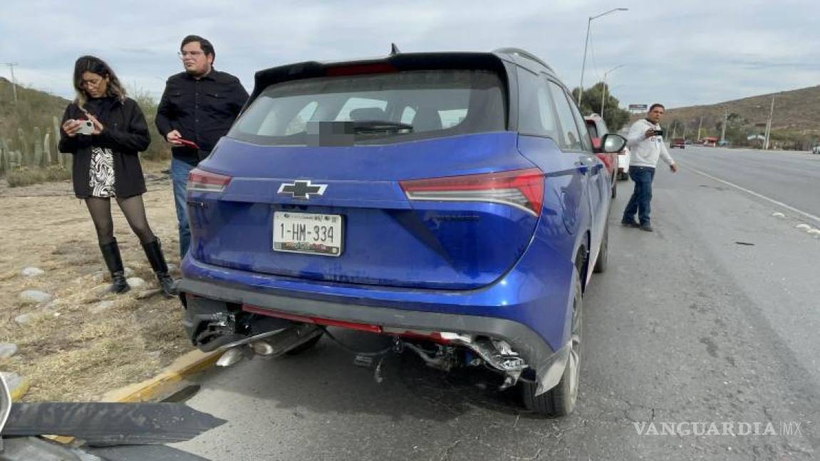 $!Afortunadamente, el accidente no dejó personas lesionadas, y ambos conductores permanecieron en el lugar.