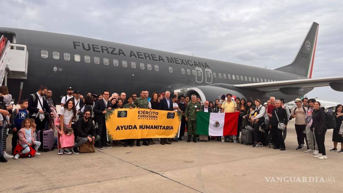 Llegan a Madrid mexicanos rescatados de Israel y Palestina, tras puente aéreo en Tel Aviv