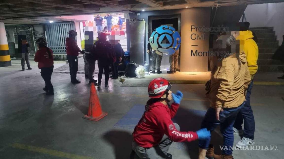 Se desploma en Monterrey un elevador de hospital con 11 personas