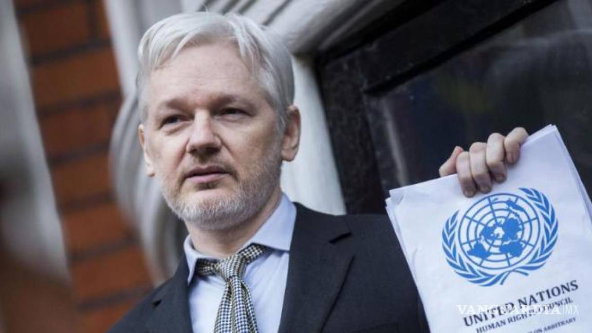 WikiLeaks anuncia que Julian Assange sale de prisión en Reino Unido