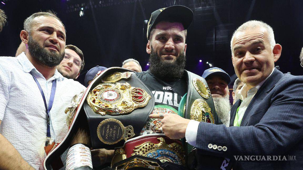 ¡Polémico resultado! Artur Beterbiev vence a Dmitry Bivol y es campeón indiscutido de peso semipesado