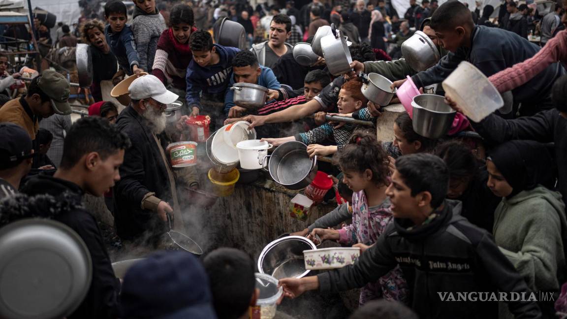 $!En el norte de Gaza, agrega, en casi dos terceras partes de los hogares, la gente recurre a medidas extremas, como que los adultos dejen de comer por días y noches