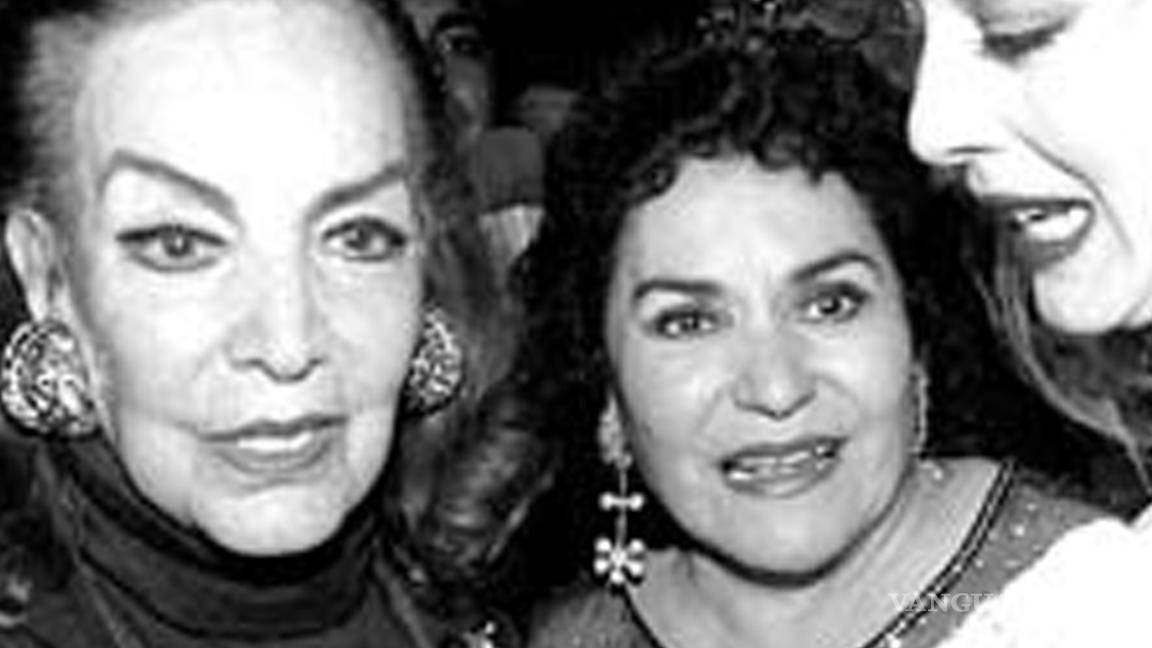 $!‘Quítame la mano no me vayas a ensuciar’... el día que María Félix humilló a Carmen Salinas (video)