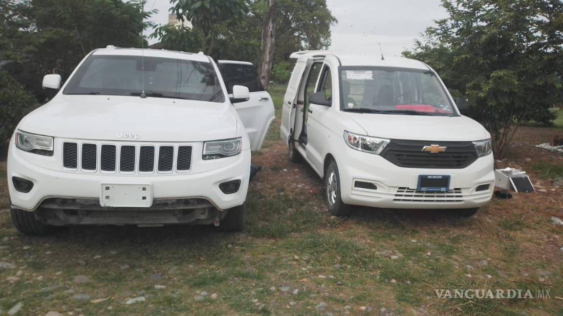 $!Sedena informó la detención de tres personas y el decomiso de armamento; mientras que pobladores se desplazaron a las montañas.