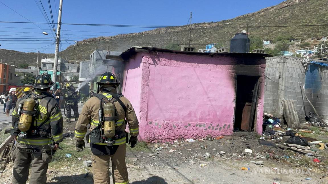 Saltillo: familia queda en la calle tras incendio que arrasó con su casa