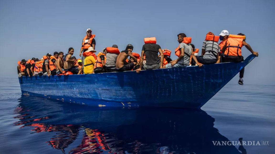 Mueren 41 migrantes en naufragio frente a la isla italiana de Lampedusa