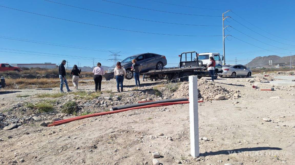 Cuatro maestras resultan ilesas tras volcadura de su auto en la carretera a Monclova