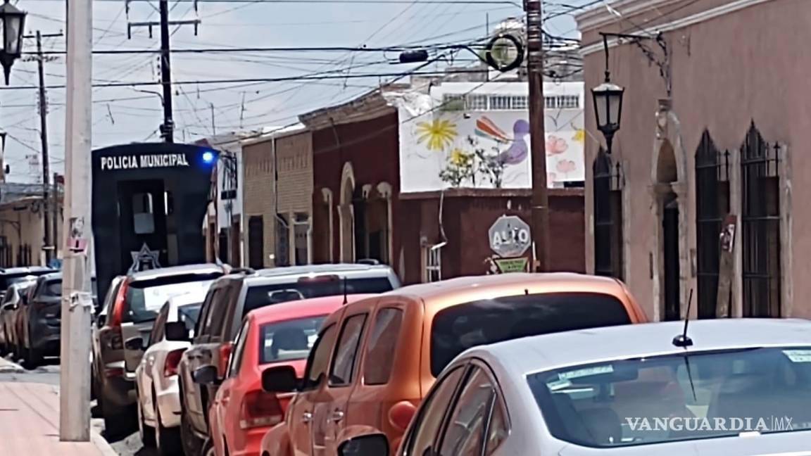 Vecinos del Centro de Saltillo exigen reinstalación de caseta de seguridad ante asalto a mano armada y actos vandálicos