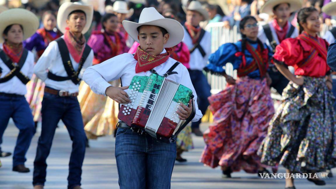 Hasta mil pesos cuesta en Saltillo vestirse con traje de la Revolución Mexicana