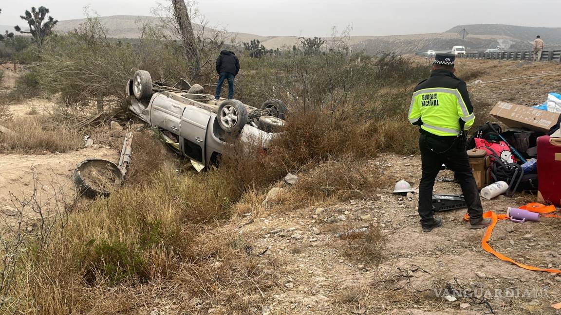 Volcadura sarandea a paisanos en el libramiento norponiente de Saltillo