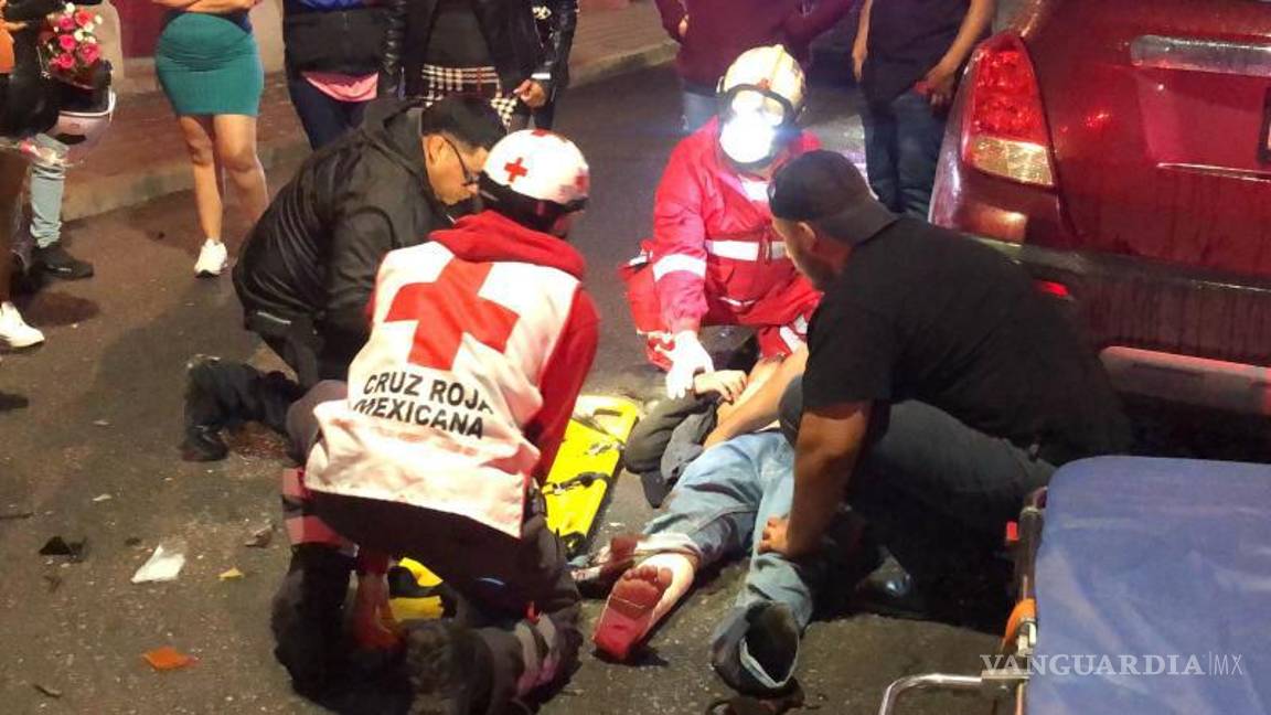 $!Elementos de la Cruz Roja atendieron a los lesionados.