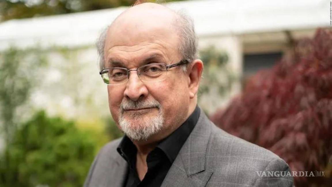 Niega Irán participación en el ataque a Salman Rushdie... pero culpan al escritor y sus seguidores