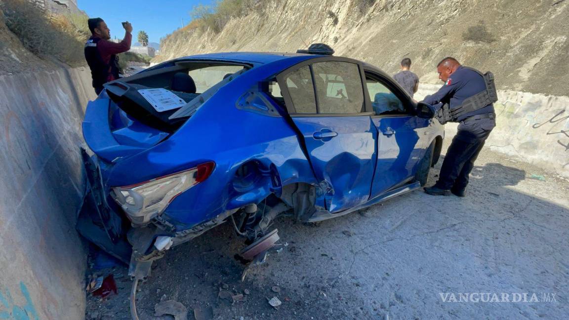 $!Personal de la Policía Municipal levantó el reporte del accidente ocurrido en el arroyo entre las colonias Escorial y Mirador.