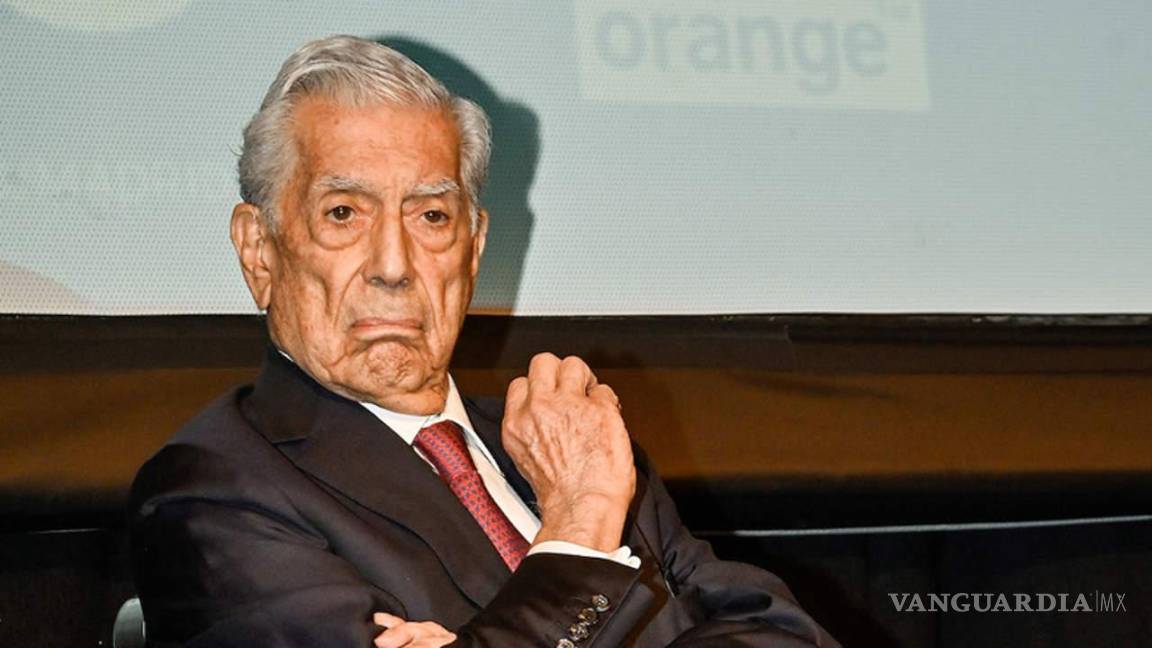 Mario Vargas Llosa se despide del periodismo y en redes lo celebran