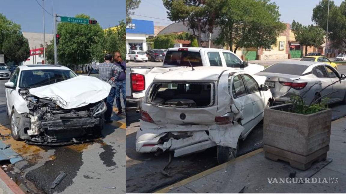 Saltillo: se para a textear para que no lo choquen... camioneta lo impacta y provoca carambola en V Carranza