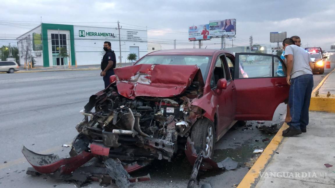 Dormita al volante y provoca accidente en Ramos Arizpe; no hay heridos