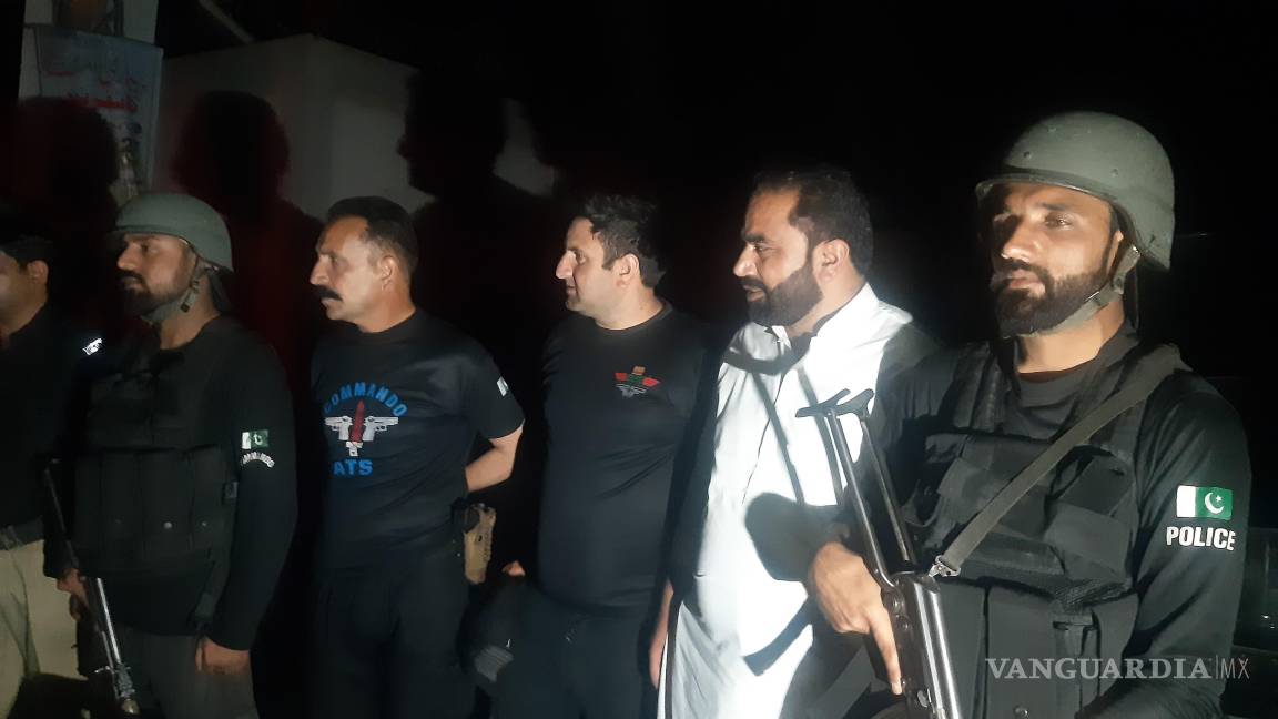 $!El Ejército de la India bombardeó pasada la medianoche del miércoles nueve supuestas bases terroristas ubicadas en Pakistán y en la Cachemira.