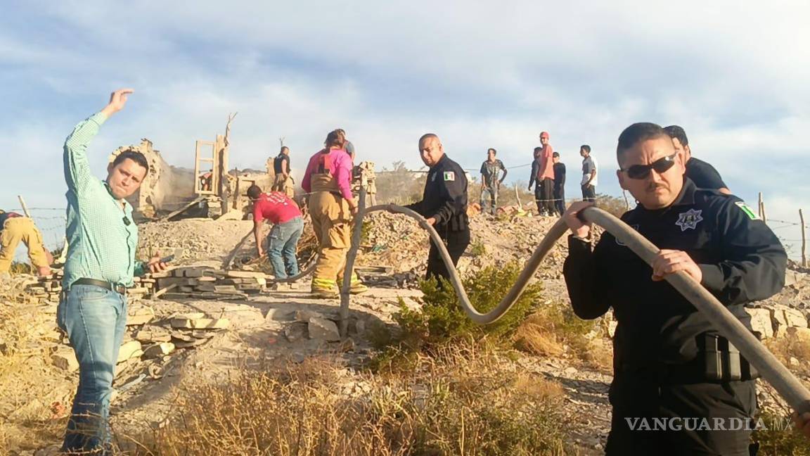 Incendio arrasa casa en colonia Saltillo 400, en Parras; piden apoyo solidario