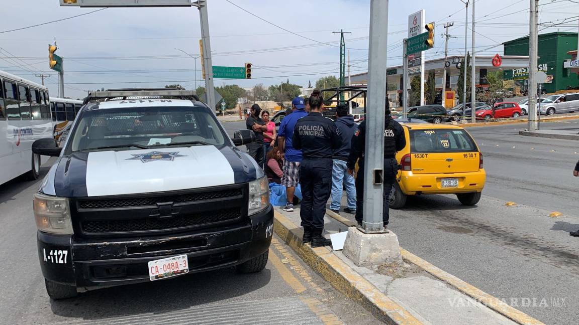 Reportan muerte de otro taxista por infarto en avenida de Saltillo