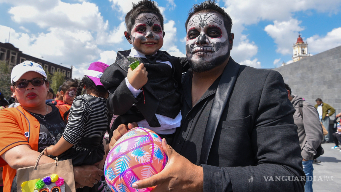 ¿31 de octubre o 1 de noviembre? Descubre cuándo se pide calaverita en México