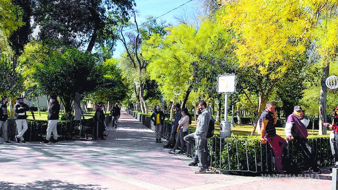 Desalojan a reclutadores empresariales de la Alameda Zaragoza de Saltillo; serán reubicados... enfrente