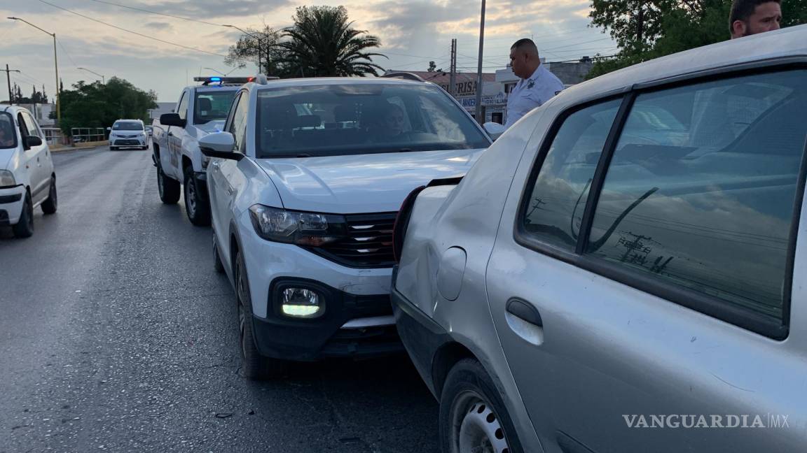 Distracción provoca choque múltiple en Saltillo; tres vehículos afectados