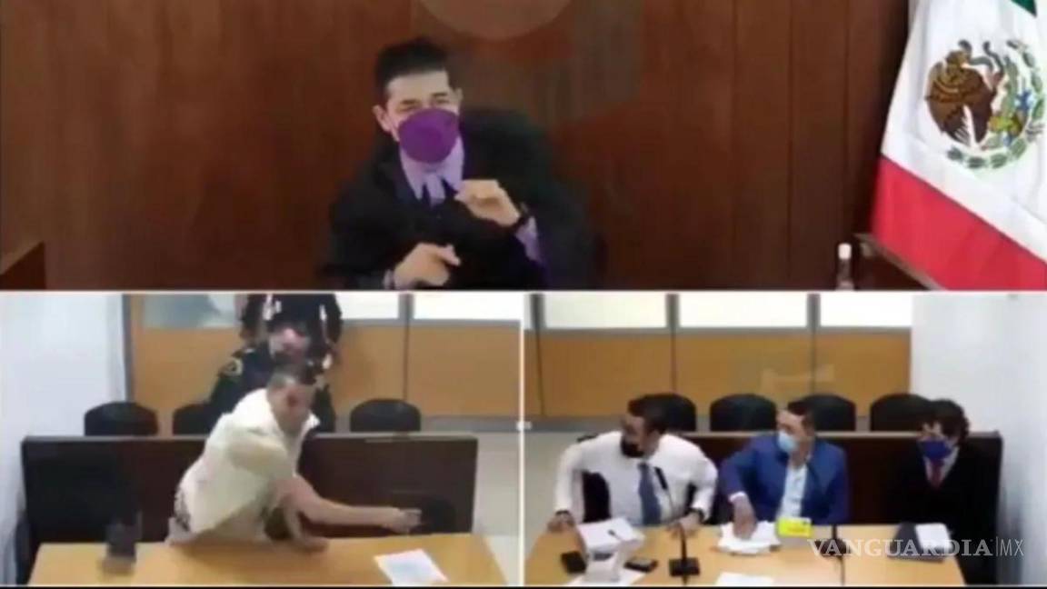 Hombre agrede a juez de CDMX en plena audiencia... por violencia familiar (VIDEO)