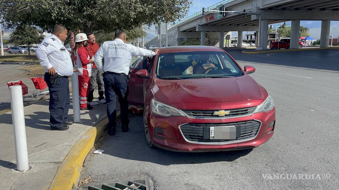 Atropellan a abuelita frente a la Plaza Patio de Saltillo