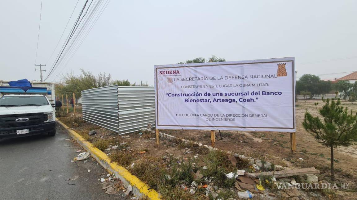 Pese a negativas, talan árboles de plaza pública en Arteaga para construir Banco del Bienestar